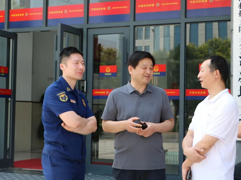 致敬最美消防官兵，“八一”慰问送清凉——leyu乐鱼登录地址新材盛夏慰问秦汉新城消防救援大队